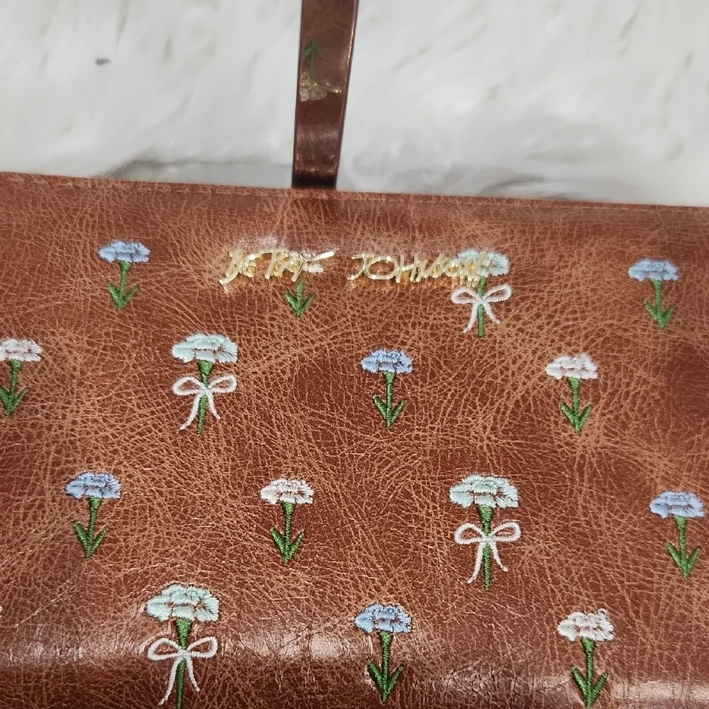 🤎▪️Betsey Johnson ▪️XOZIP-E Brown Floral Long Zip Continental  WALLET  Wristlet